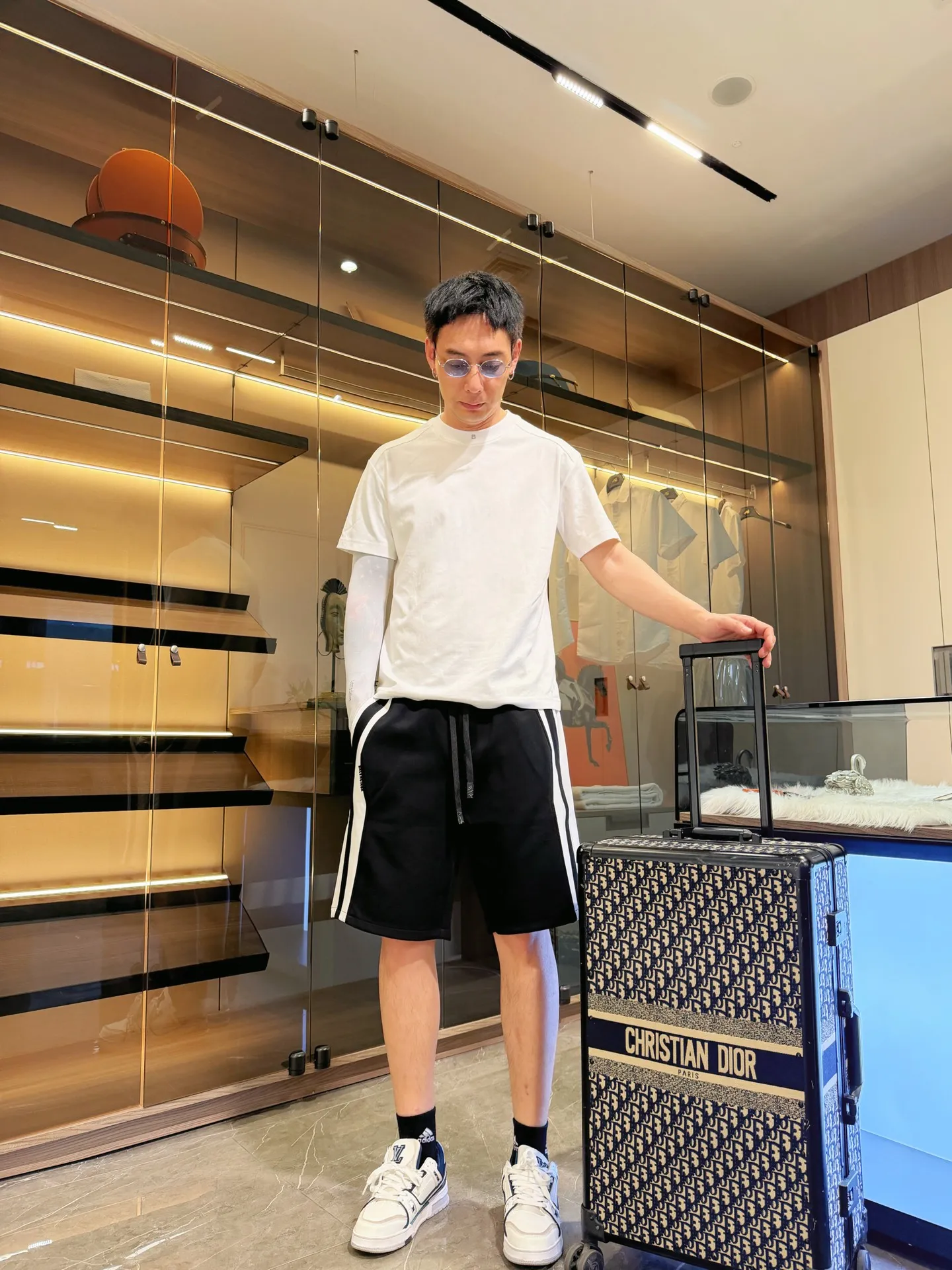 Balenciaga's three-standard complete 2026 summer New Arrival men's casual shorts, advanced custom-made Breathable fabric, Breathable fabric, extremely stretchy and comfortable, impeccable details, top-grade accessories, original logo design concept, delicate and soft feel! The upper body fit is awesome! Size: M-XXXL Please state your height and weight when ordering